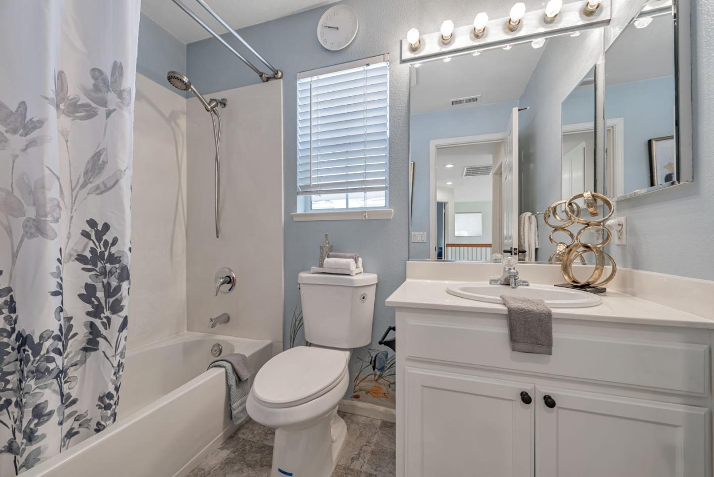 Detail Gallery Image 34 of 41 For 1992 Wayne Cir, San Jose,  CA 95131 - 3 Beds | 2/1 Baths