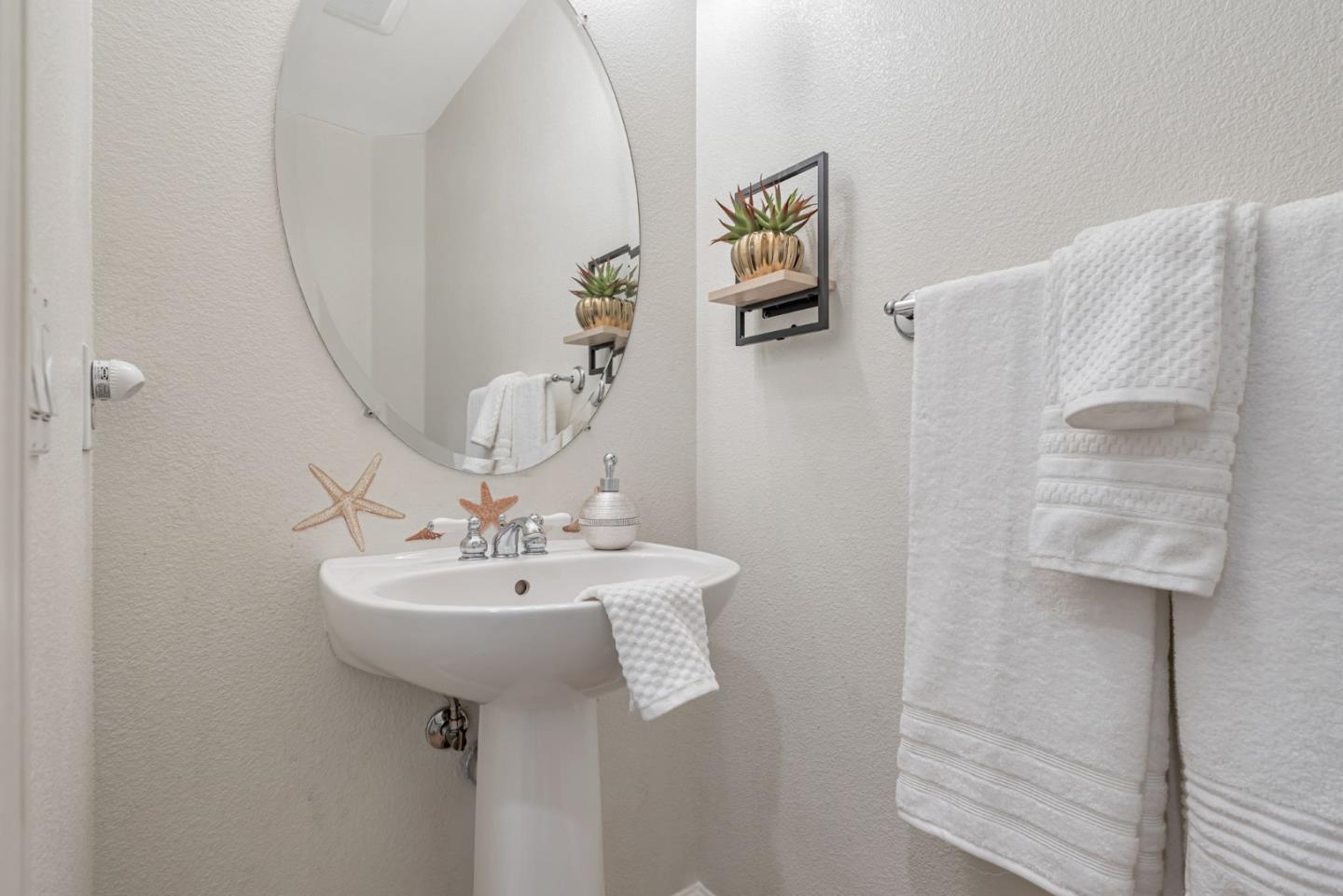 Detail Gallery Image 36 of 41 For 1992 Wayne Cir, San Jose,  CA 95131 - 3 Beds | 2/1 Baths