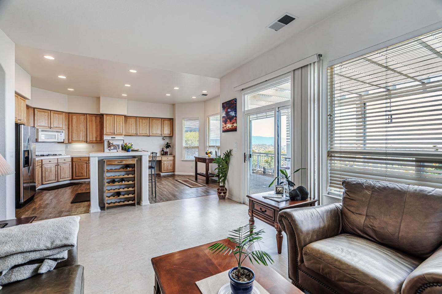 Detail Gallery Image 11 of 49 For 9042 Village View Loop, San Jose,  CA 95135 - 2 Beds | 2/1 Baths