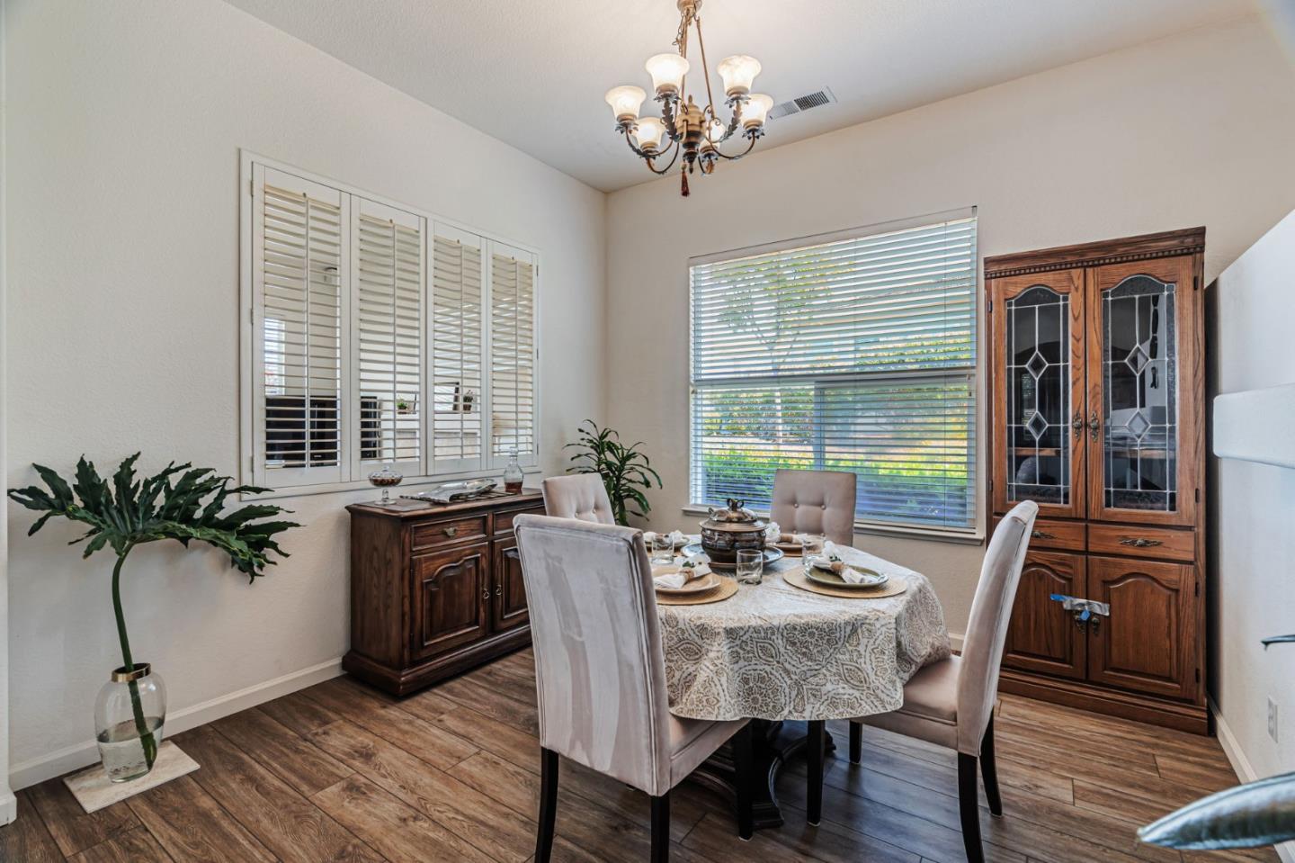 Detail Gallery Image 16 of 49 For 9042 Village View Loop, San Jose,  CA 95135 - 2 Beds | 2/1 Baths