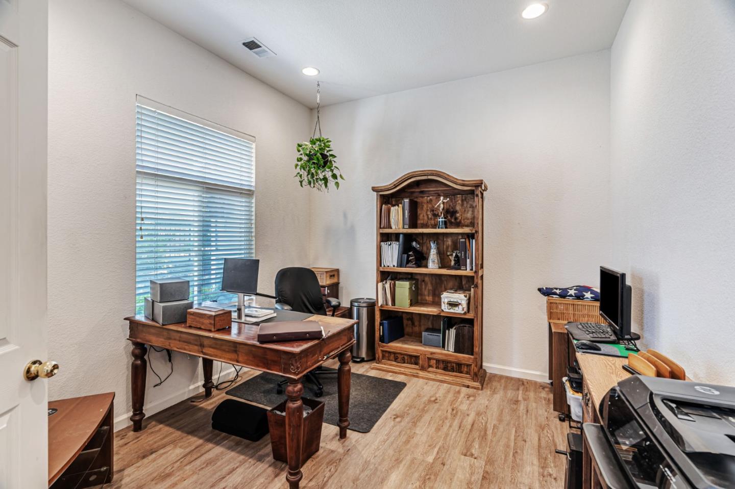 Detail Gallery Image 18 of 49 For 9042 Village View Loop, San Jose,  CA 95135 - 2 Beds | 2/1 Baths