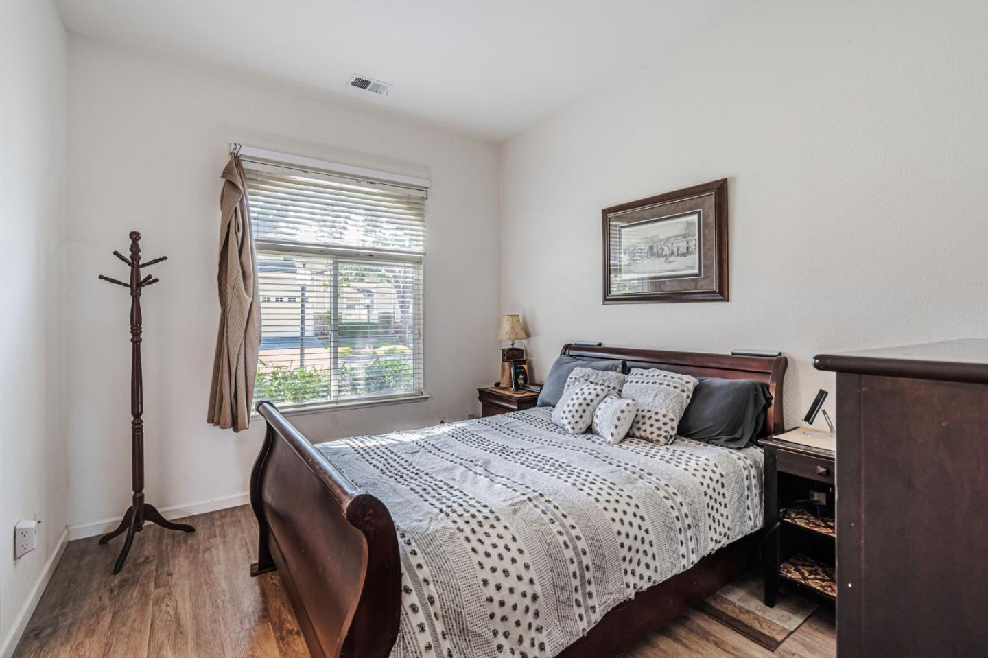 Detail Gallery Image 20 of 49 For 9042 Village View Loop, San Jose,  CA 95135 - 2 Beds | 2/1 Baths