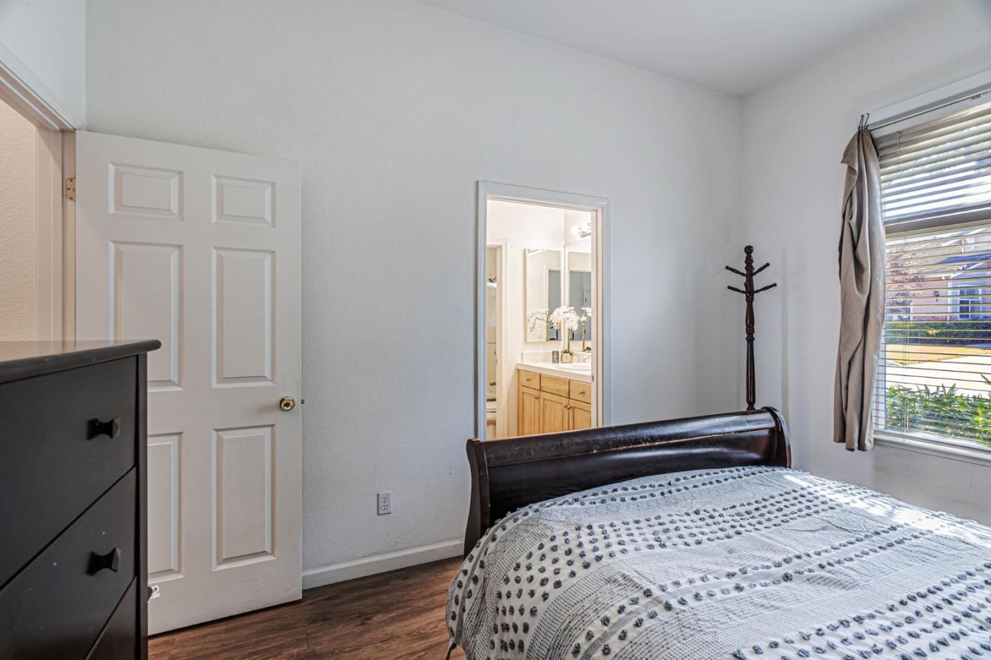 Detail Gallery Image 21 of 49 For 9042 Village View Loop, San Jose,  CA 95135 - 2 Beds | 2/1 Baths