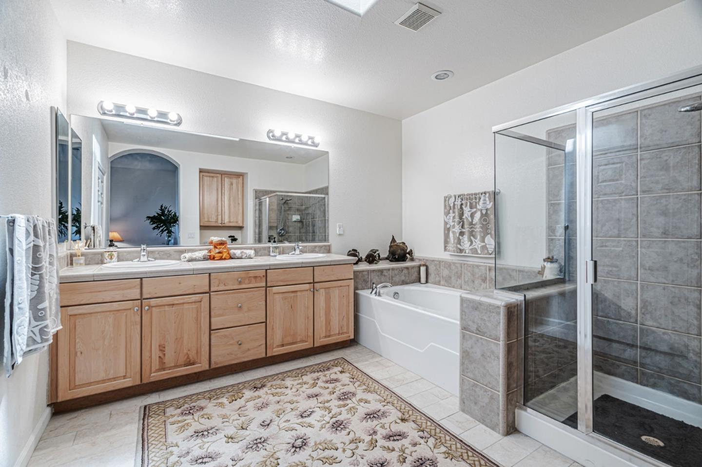 Detail Gallery Image 25 of 49 For 9042 Village View Loop, San Jose,  CA 95135 - 2 Beds | 2/1 Baths