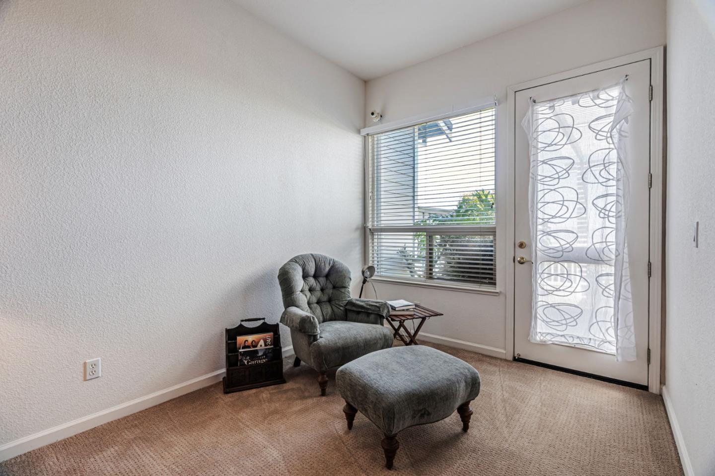 Detail Gallery Image 27 of 49 For 9042 Village View Loop, San Jose,  CA 95135 - 2 Beds | 2/1 Baths