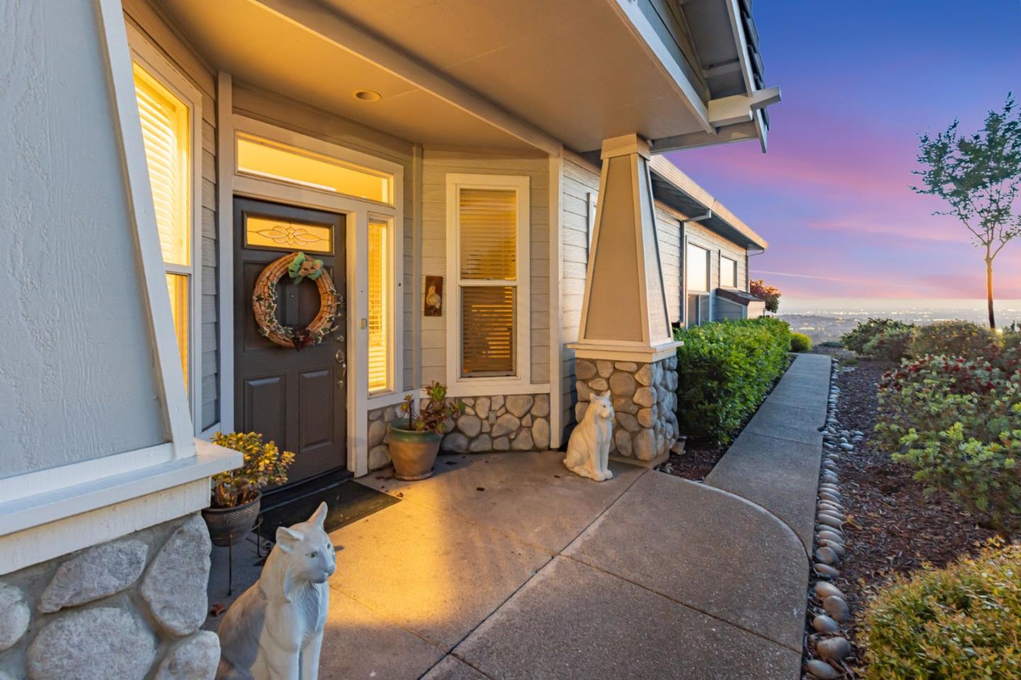 Detail Gallery Image 5 of 49 For 9042 Village View Loop, San Jose,  CA 95135 - 2 Beds | 2/1 Baths
