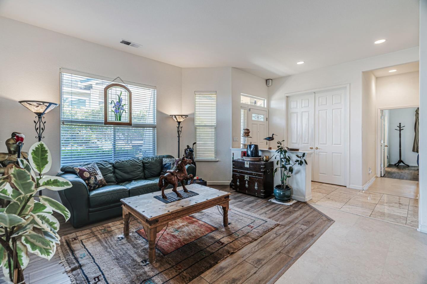 Detail Gallery Image 8 of 49 For 9042 Village View Loop, San Jose,  CA 95135 - 2 Beds | 2/1 Baths