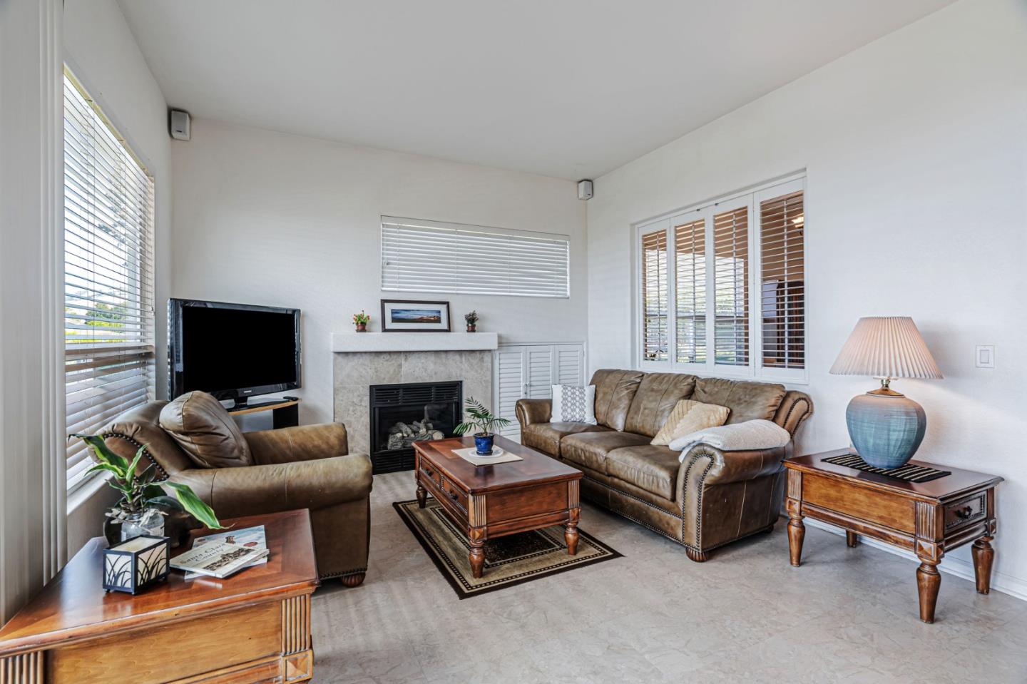 Detail Gallery Image 9 of 49 For 9042 Village View Loop, San Jose,  CA 95135 - 2 Beds | 2/1 Baths