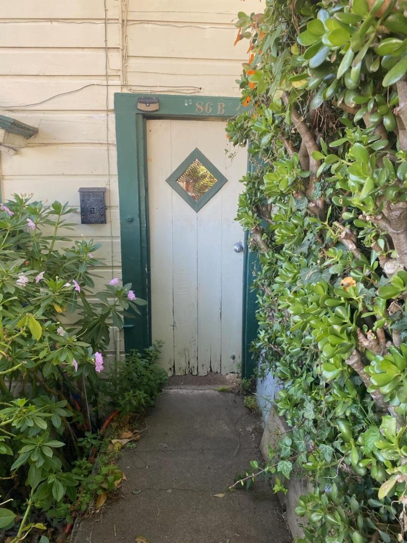 Detail Gallery Image 2 of 6 For 86 Ervine St, San Francisco,  CA 94134 - 4 Beds | 2/2 Baths