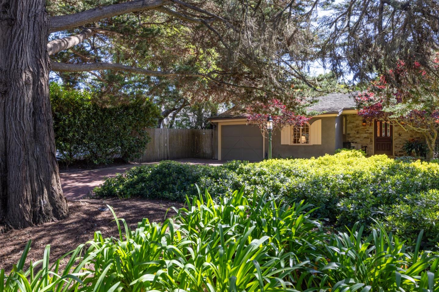 Detail Gallery Image 3 of 52 For 24320 San Pedro Ln, Carmel,  CA 93923 - 3 Beds | 2 Baths