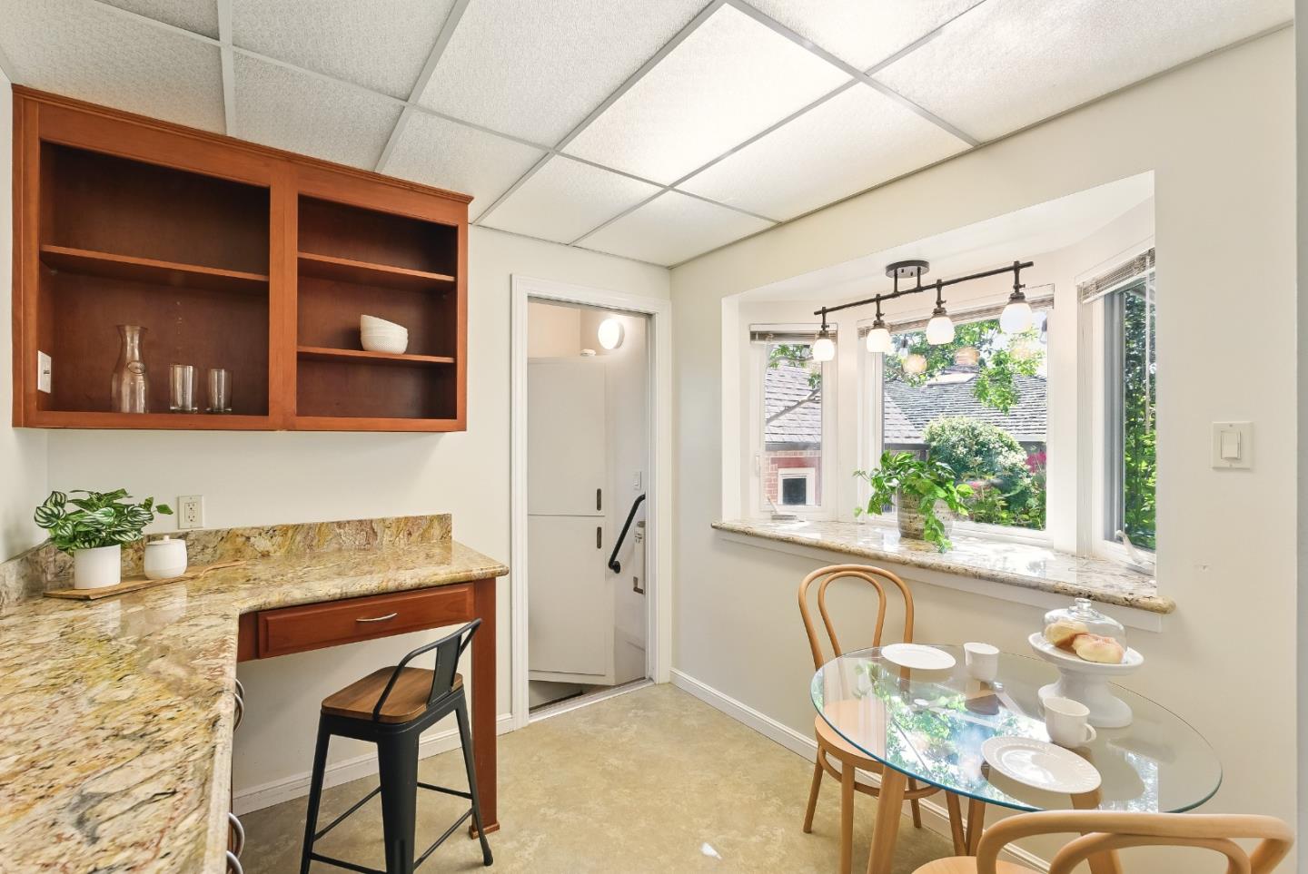 Detail Gallery Image 18 of 55 For 435 Edgewood Rd, Redwood City,  CA 94062 - 3 Beds | 2 Baths
