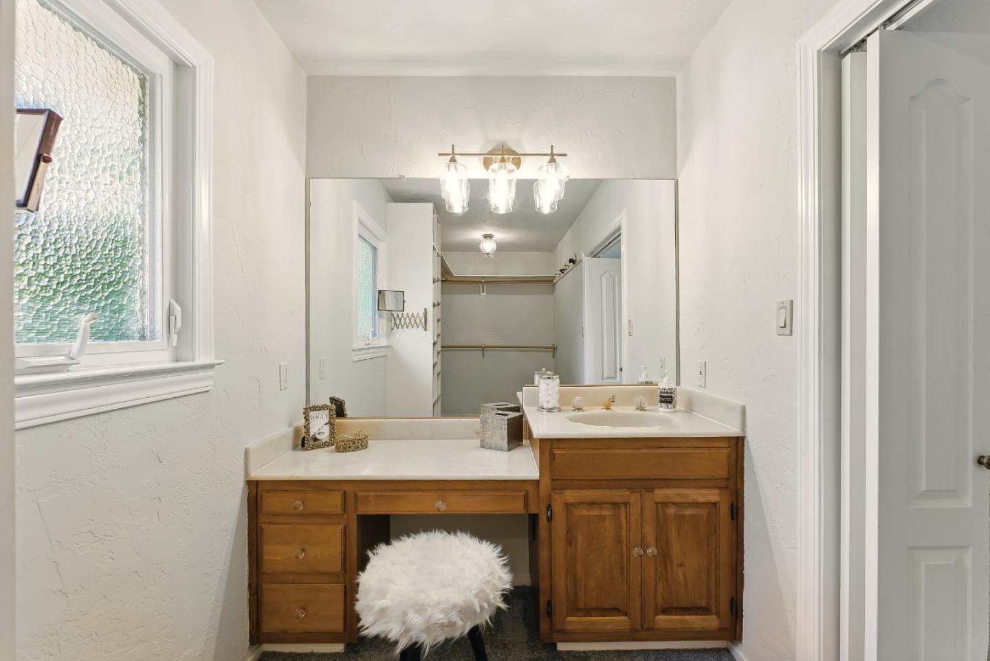 Detail Gallery Image 30 of 55 For 435 Edgewood Rd, Redwood City,  CA 94062 - 3 Beds | 2 Baths
