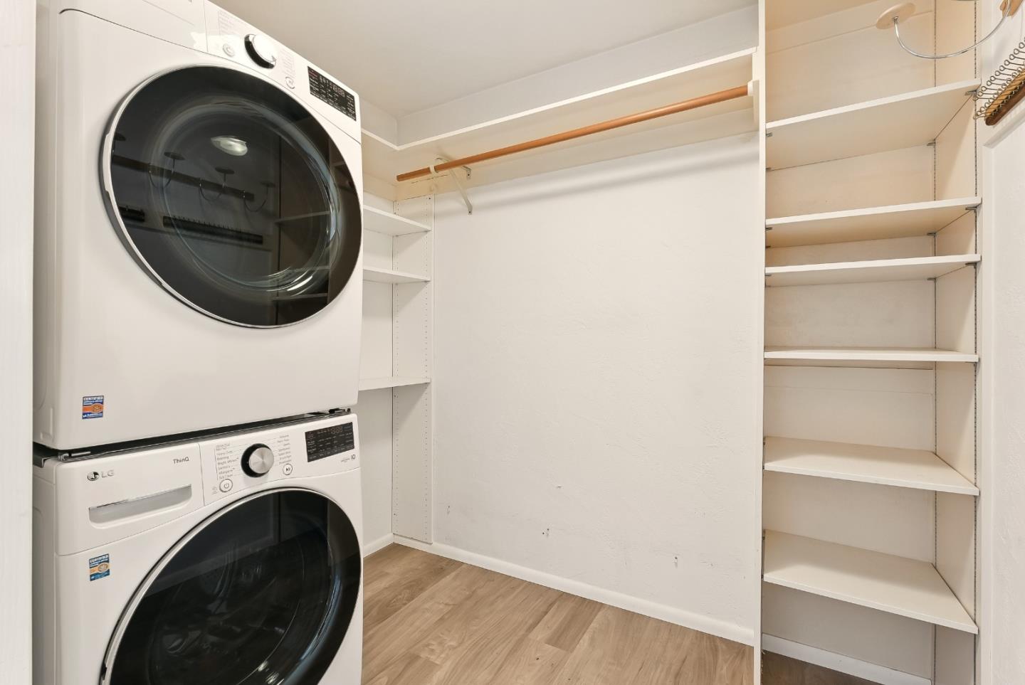 Detail Gallery Image 34 of 55 For 435 Edgewood Rd, Redwood City,  CA 94062 - 3 Beds | 2 Baths