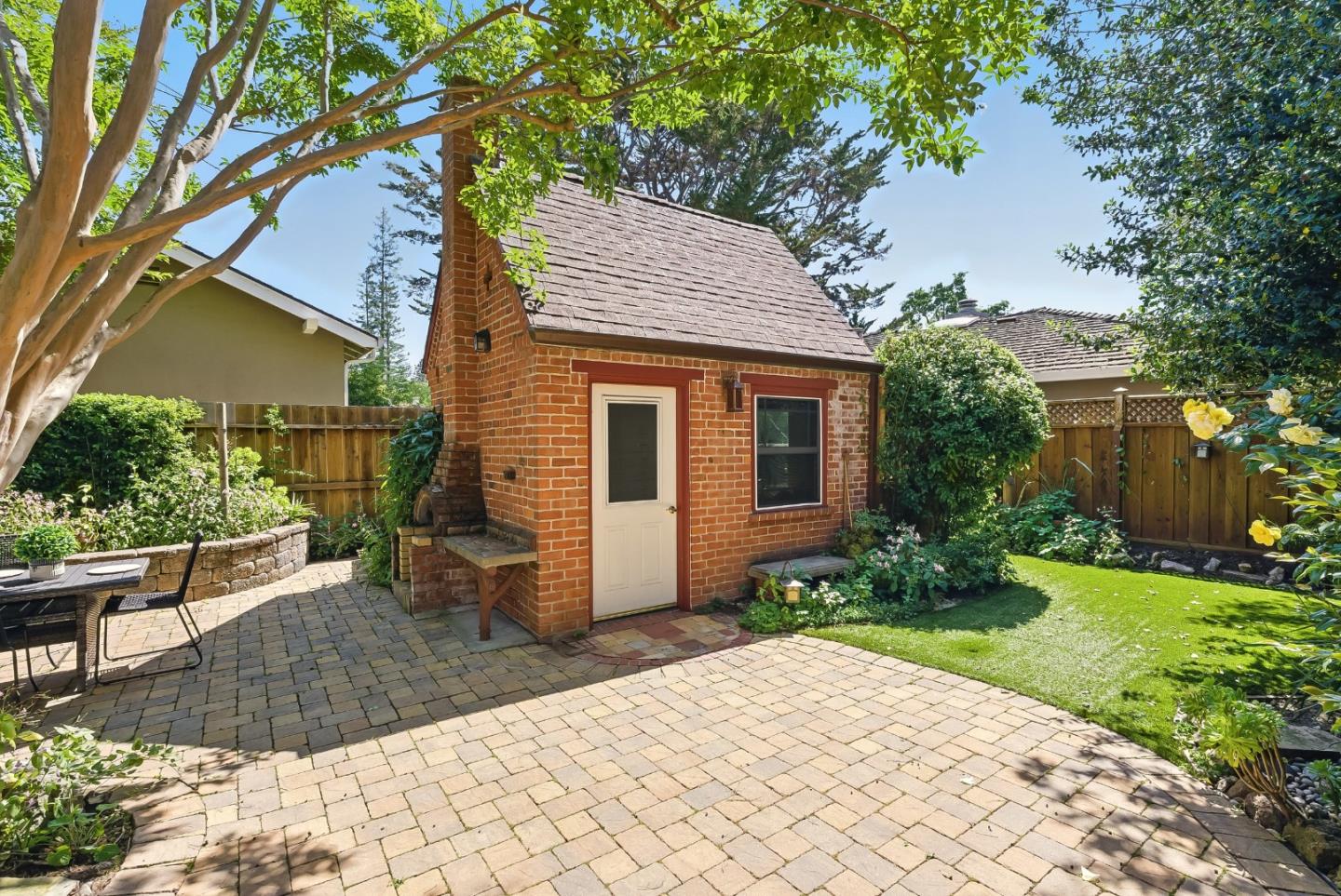 Detail Gallery Image 43 of 55 For 435 Edgewood Rd, Redwood City,  CA 94062 - 3 Beds | 2 Baths