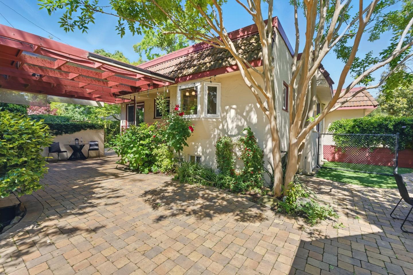 Detail Gallery Image 45 of 55 For 435 Edgewood Rd, Redwood City,  CA 94062 - 3 Beds | 2 Baths