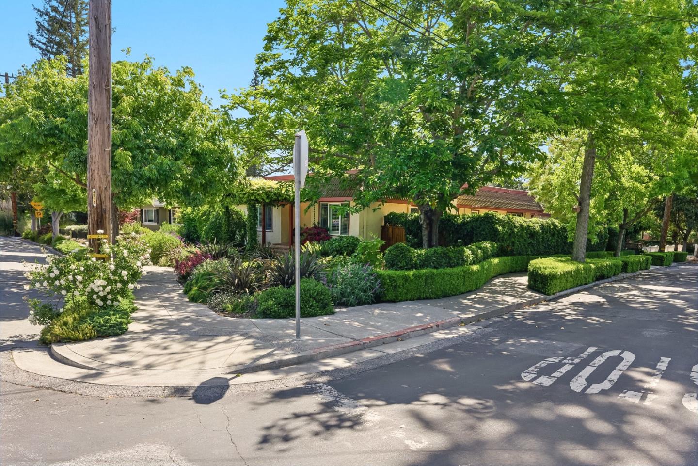Detail Gallery Image 54 of 55 For 435 Edgewood Rd, Redwood City,  CA 94062 - 3 Beds | 2 Baths