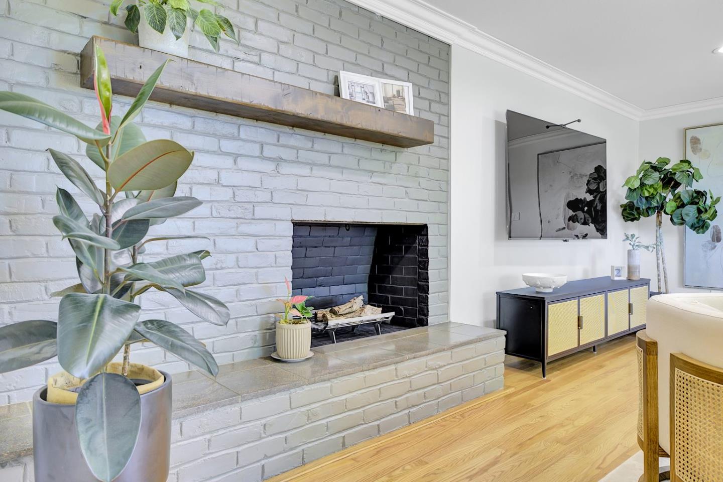 Detail Gallery Image 10 of 66 For 500 South Rd, Belmont,  CA 94002 - 3 Beds | 2/1 Baths