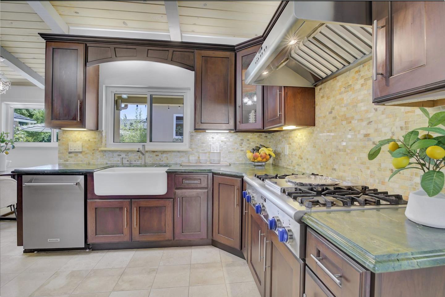 Detail Gallery Image 14 of 66 For 500 South Rd, Belmont,  CA 94002 - 3 Beds | 2/1 Baths