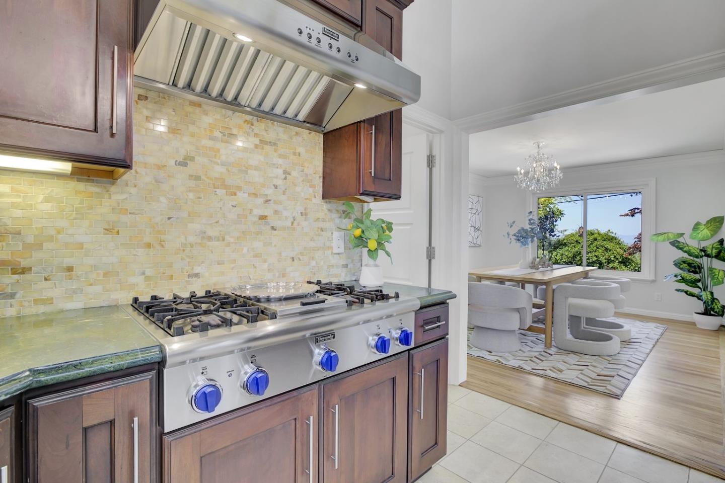 Detail Gallery Image 16 of 66 For 500 South Rd, Belmont,  CA 94002 - 3 Beds | 2/1 Baths