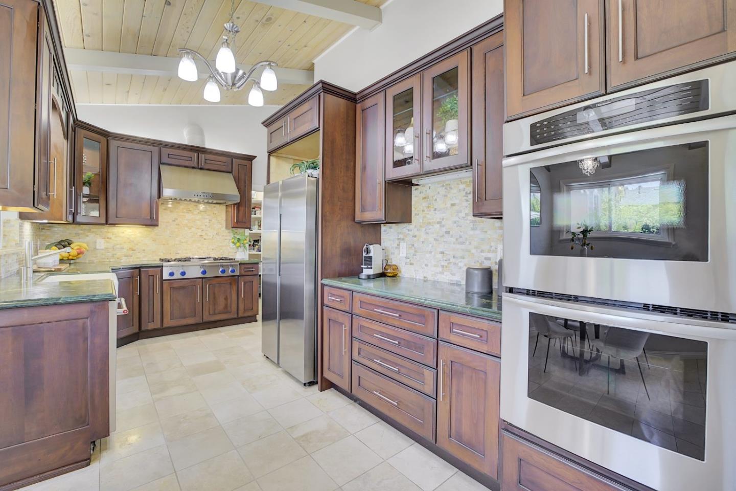 Detail Gallery Image 17 of 66 For 500 South Rd, Belmont,  CA 94002 - 3 Beds | 2/1 Baths