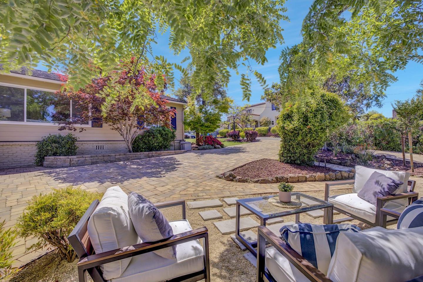 Detail Gallery Image 4 of 66 For 500 South Rd, Belmont,  CA 94002 - 3 Beds | 2/1 Baths