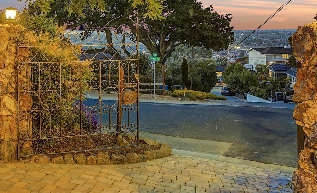 Detail Gallery Image 58 of 66 For 500 South Rd, Belmont,  CA 94002 - 3 Beds | 2/1 Baths