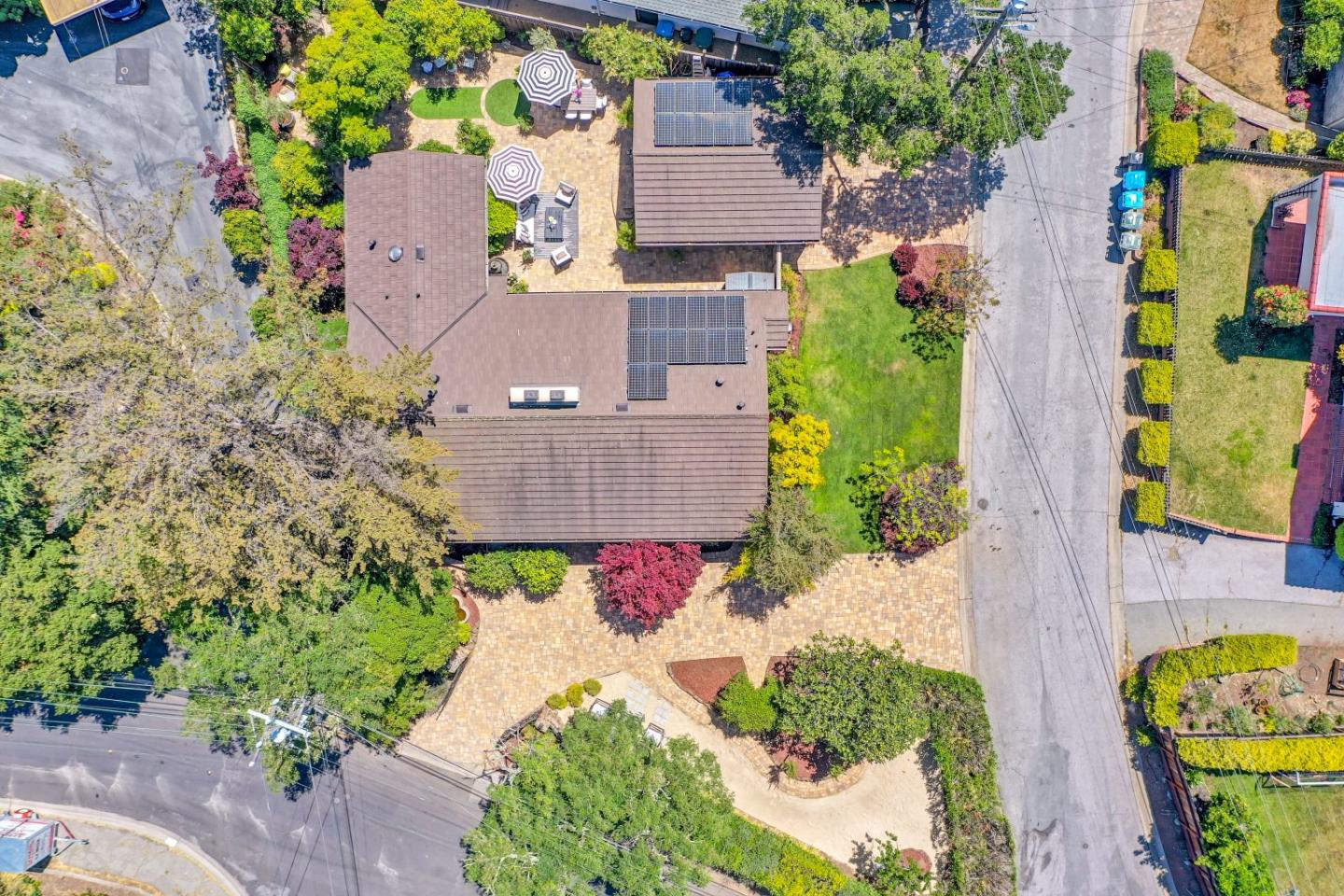 Detail Gallery Image 65 of 66 For 500 South Rd, Belmont,  CA 94002 - 3 Beds | 2/1 Baths