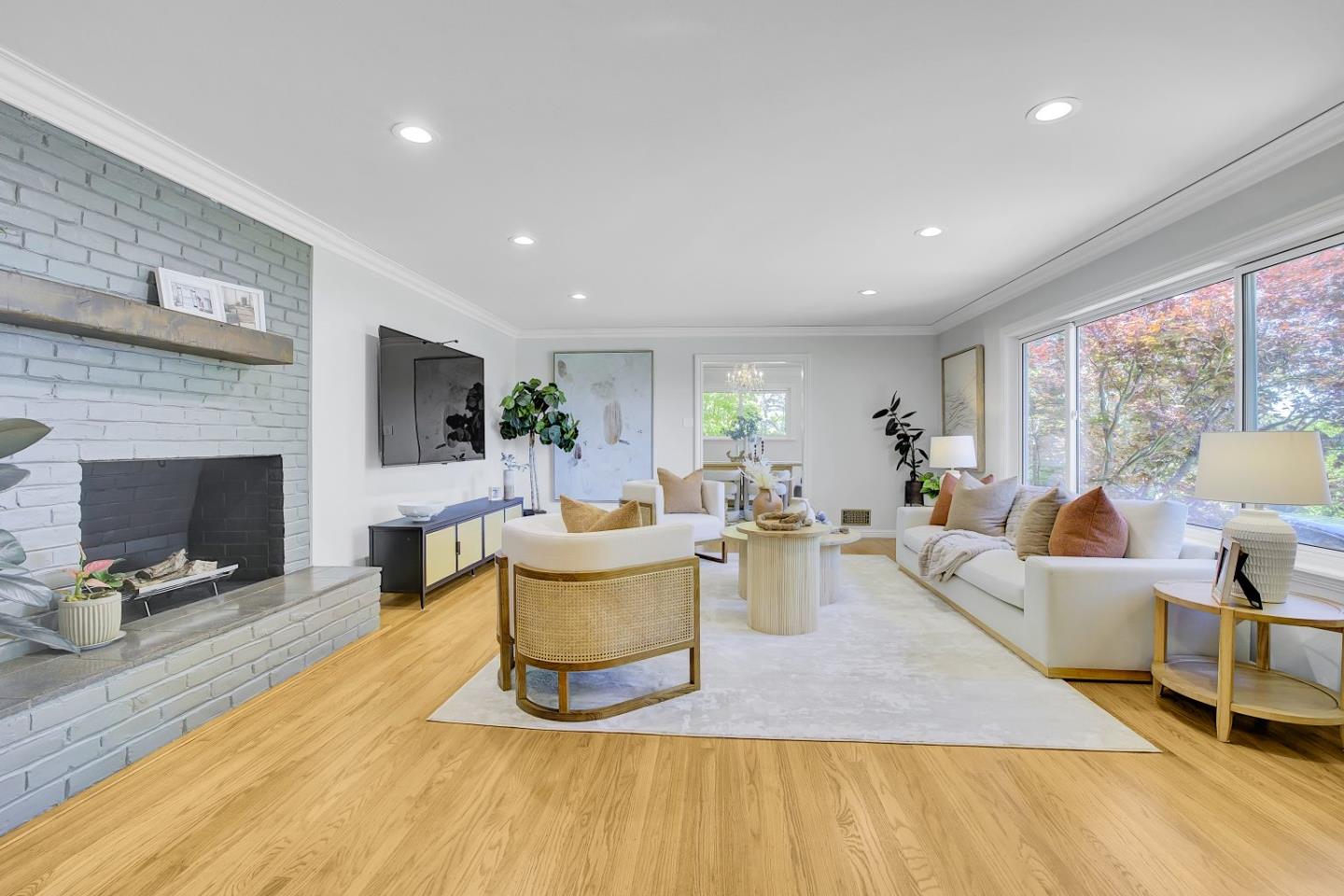 Detail Gallery Image 8 of 66 For 500 South Rd, Belmont,  CA 94002 - 3 Beds | 2/1 Baths