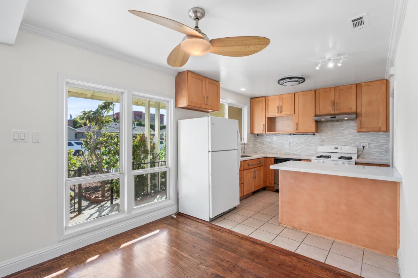 Detail Gallery Image 21 of 28 For 316 N Kingston St, San Mateo,  CA 94401 - 3 Beds | 1 Baths