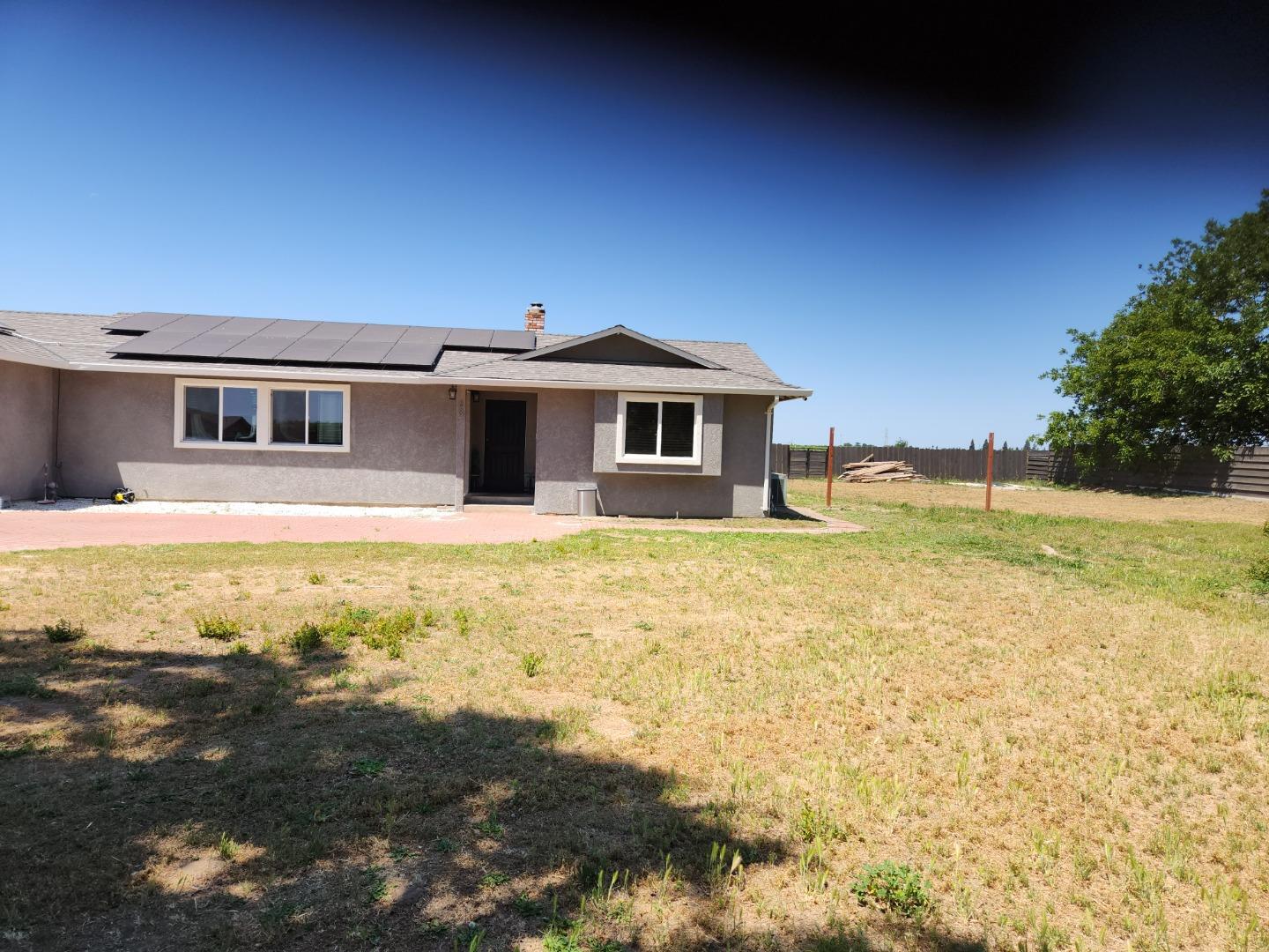 Detail Gallery Image 2 of 22 For 601 Weyer Rd, Modesto,  CA 95357 - 3 Beds | 2/1 Baths