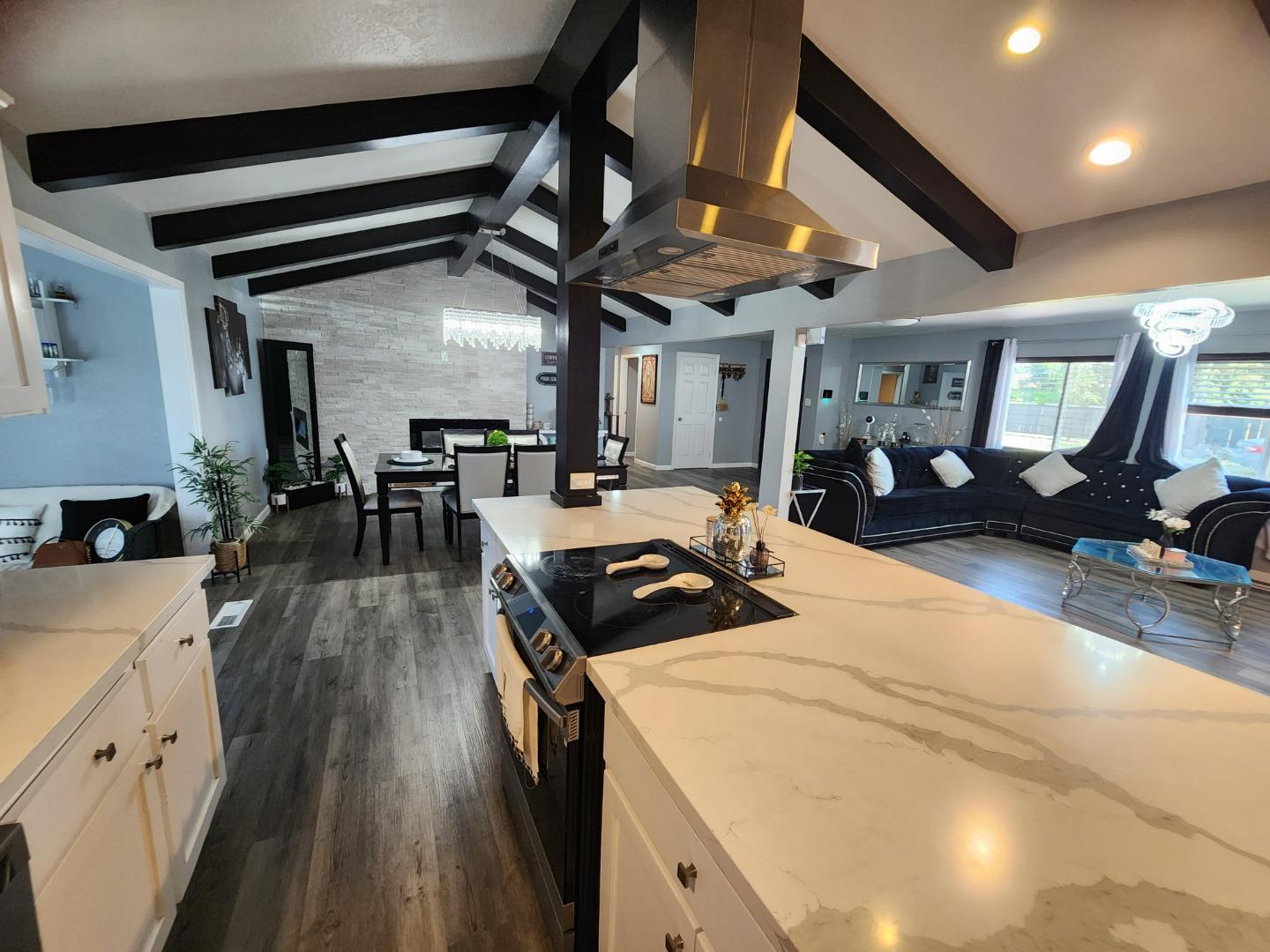 Detail Gallery Image 7 of 22 For 601 Weyer Rd, Modesto,  CA 95357 - 3 Beds | 2/1 Baths