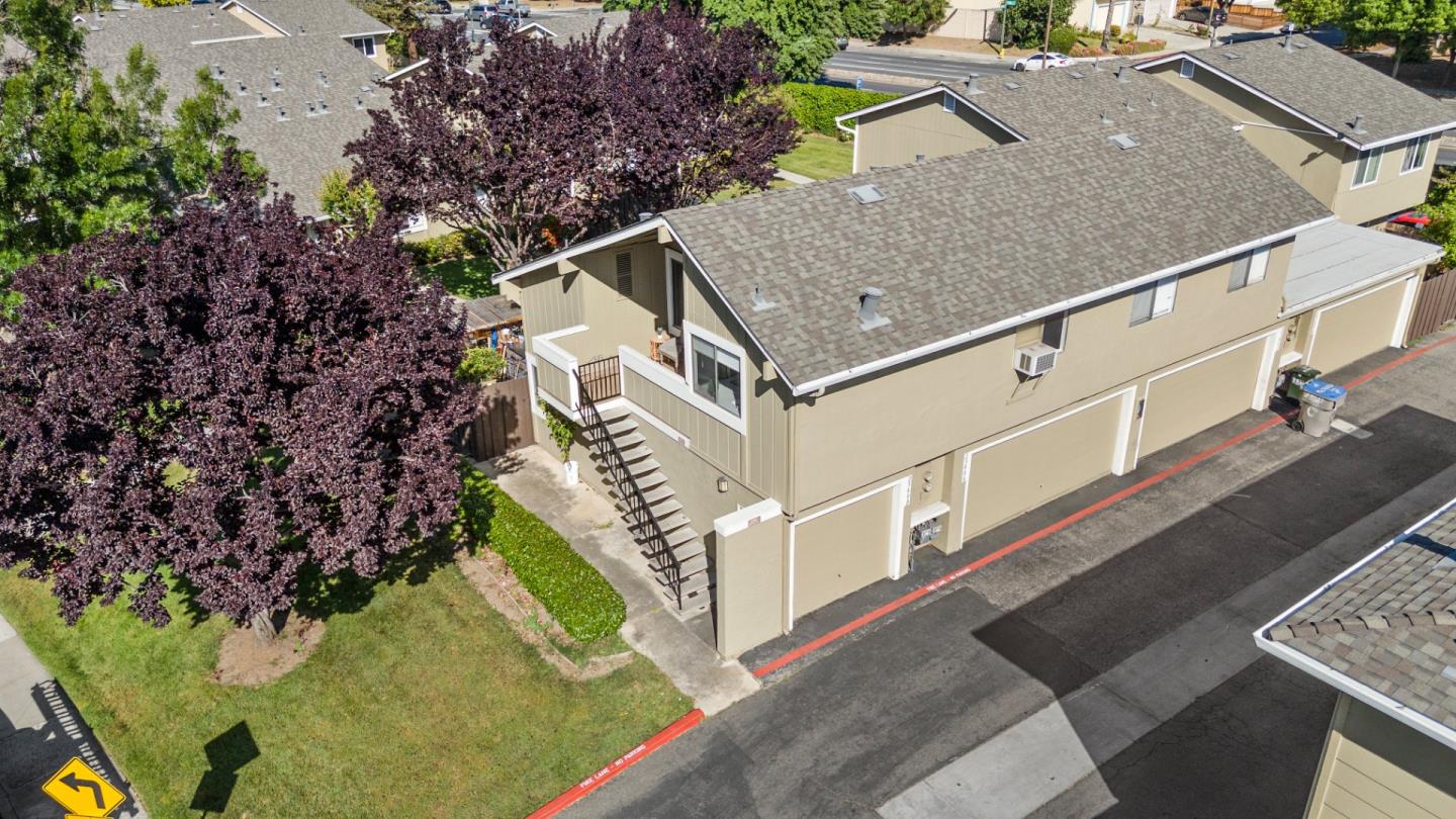 Detail Gallery Image 1 of 31 For 2340 Warfield Way #B,  San Jose,  CA 95122 - 2 Beds | 1 Baths