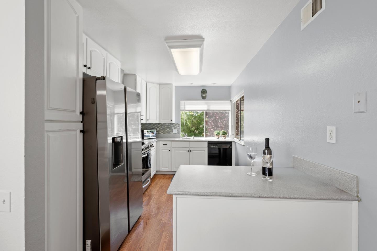 Detail Gallery Image 10 of 31 For 2340 Warfield Way #B,  San Jose,  CA 95122 - 2 Beds | 1 Baths