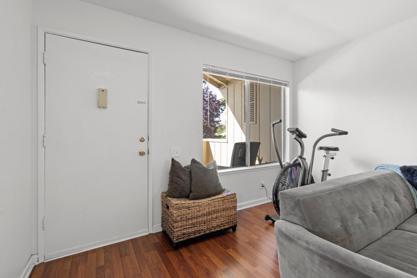 Detail Gallery Image 12 of 31 For 2340 Warfield Way #B,  San Jose,  CA 95122 - 2 Beds | 1 Baths