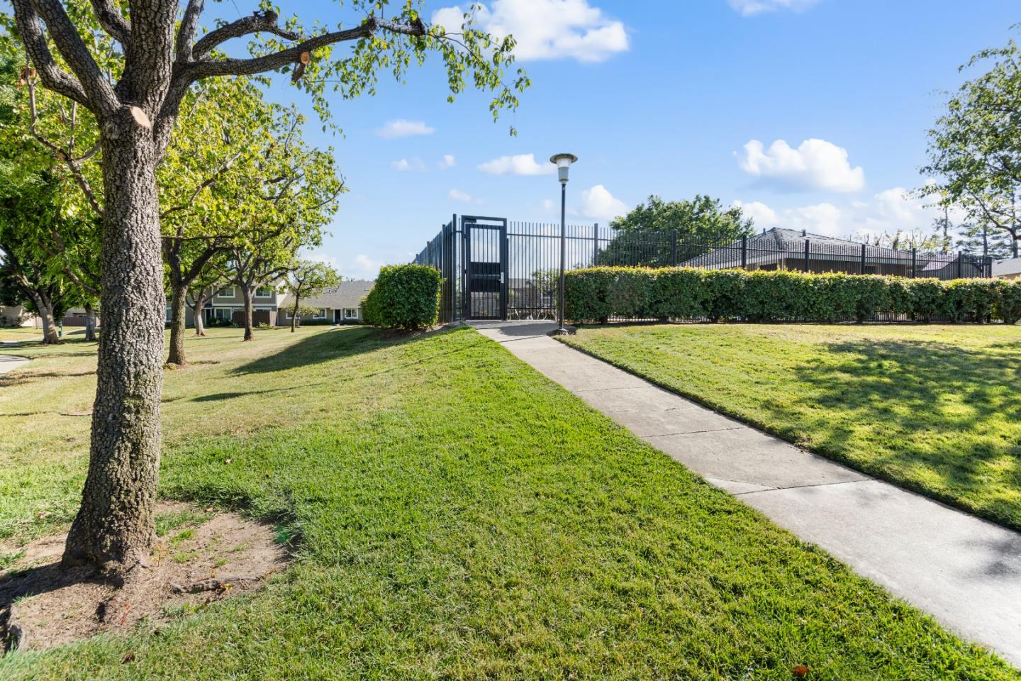 Detail Gallery Image 23 of 31 For 2340 Warfield Way #B,  San Jose,  CA 95122 - 2 Beds | 1 Baths