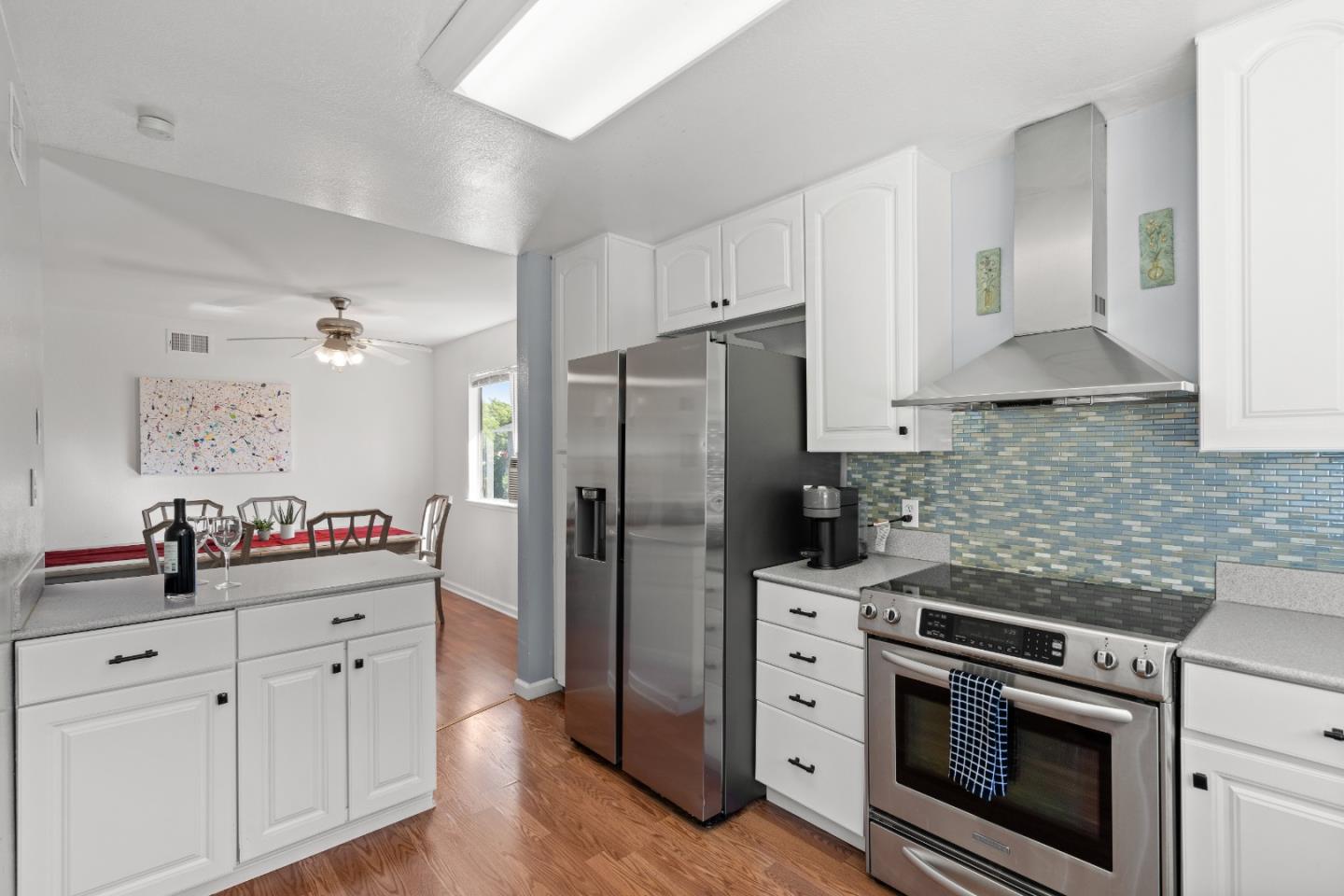 Detail Gallery Image 4 of 31 For 2340 Warfield Way #B,  San Jose,  CA 95122 - 2 Beds | 1 Baths