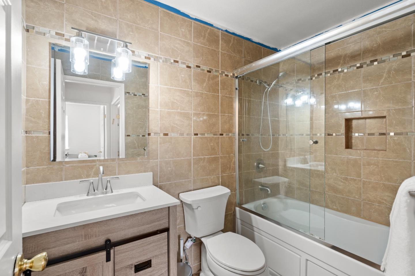 Detail Gallery Image 5 of 31 For 2340 Warfield Way #B,  San Jose,  CA 95122 - 2 Beds | 1 Baths