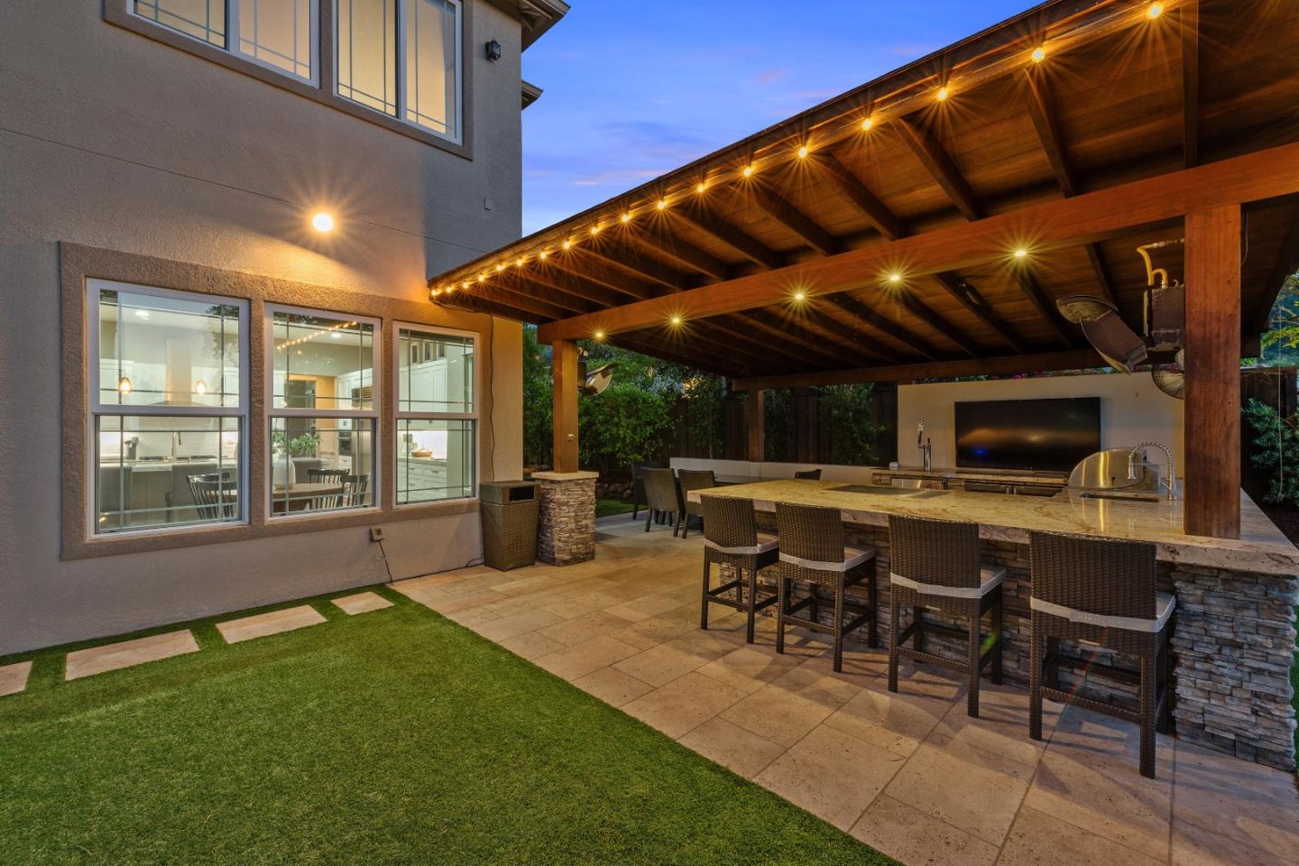 Detail Gallery Image 15 of 59 For 2530 Muirfield Way, Gilroy,  CA 95020 - 5 Beds | 4/1 Baths