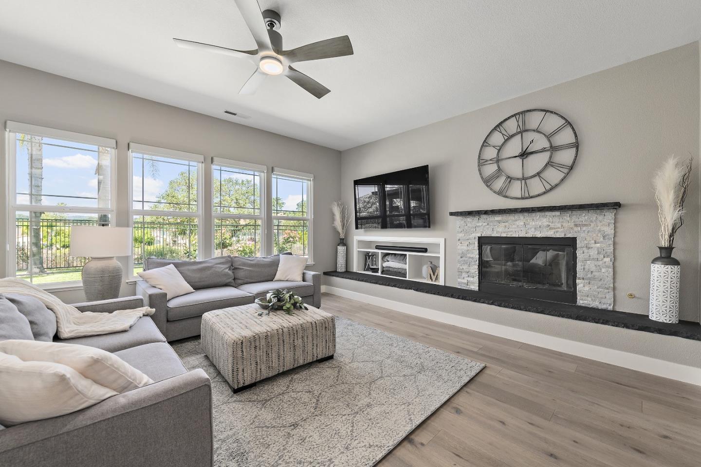 Detail Gallery Image 31 of 59 For 2530 Muirfield Way, Gilroy,  CA 95020 - 5 Beds | 4/1 Baths