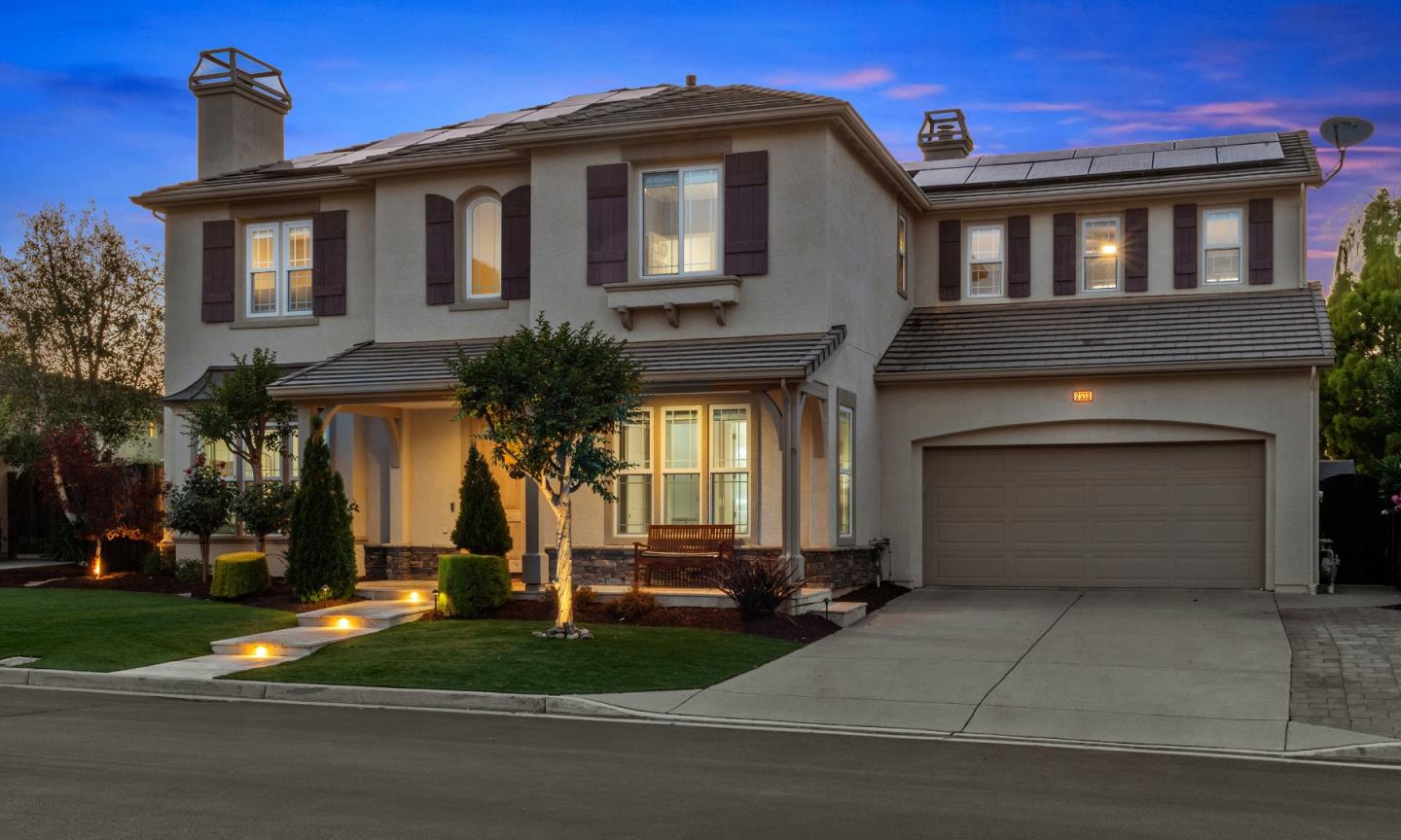 Detail Gallery Image 5 of 59 For 2530 Muirfield Way, Gilroy,  CA 95020 - 5 Beds | 4/1 Baths