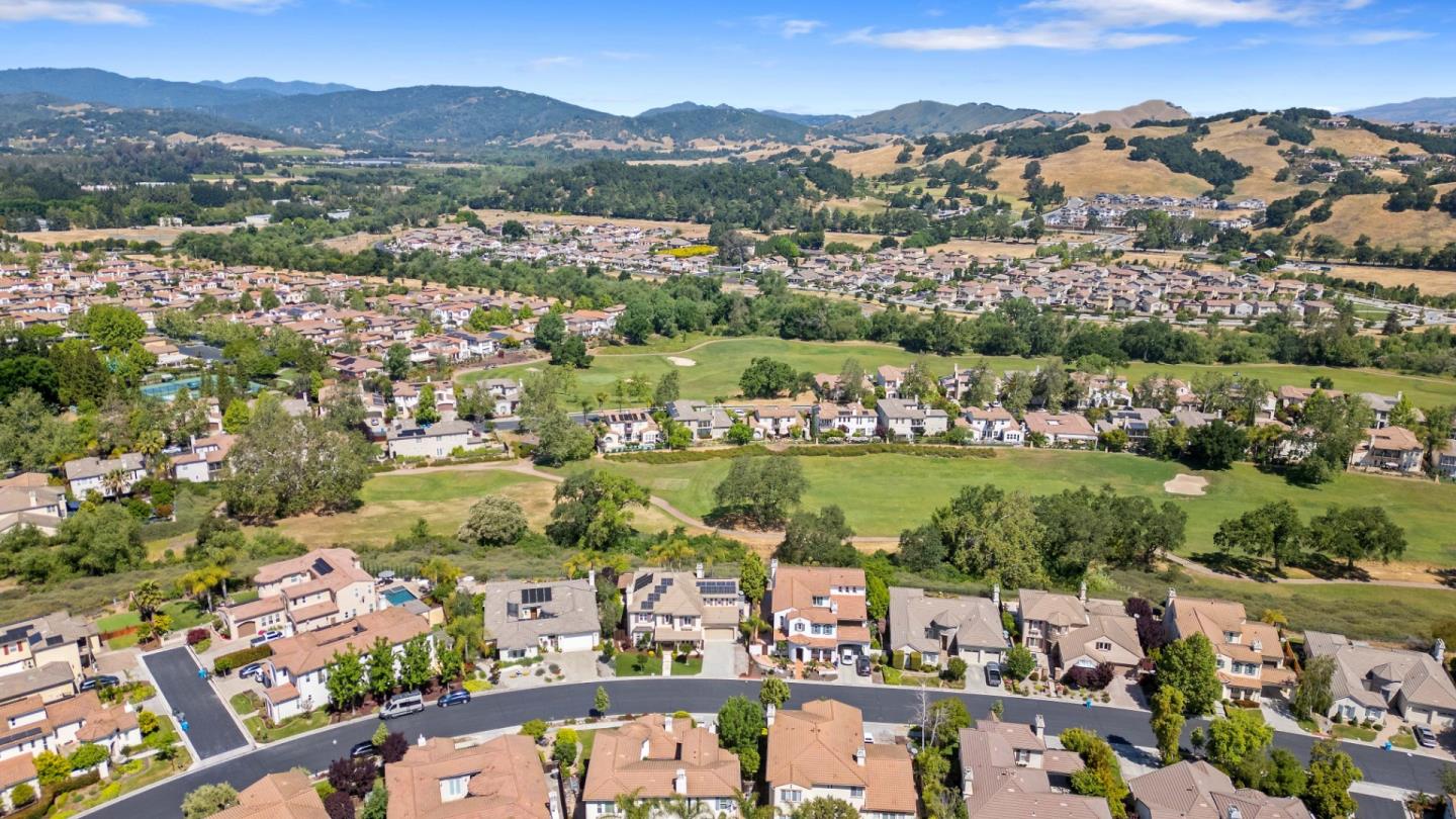 Detail Gallery Image 58 of 59 For 2530 Muirfield Way, Gilroy,  CA 95020 - 5 Beds | 4/1 Baths