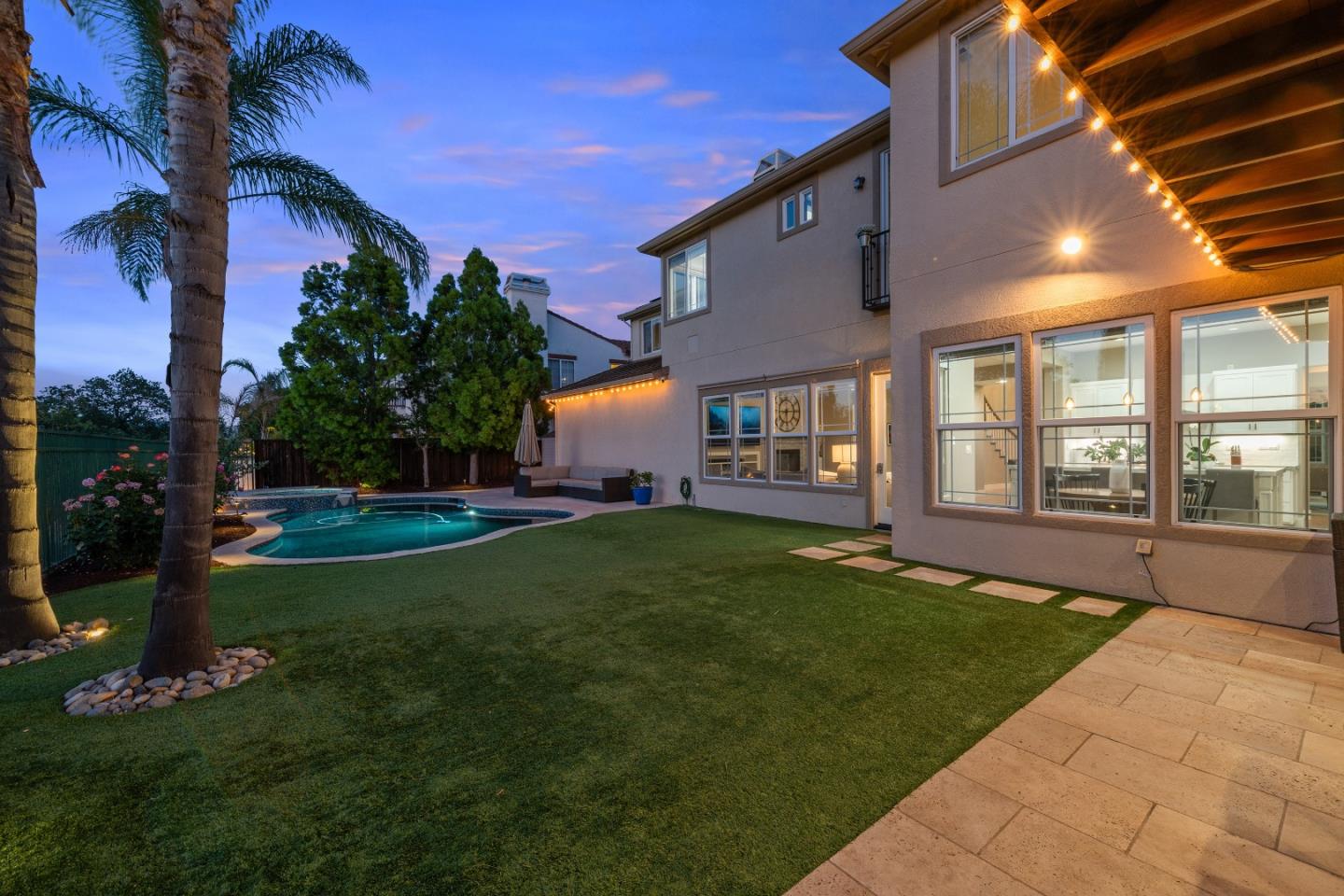 Detail Gallery Image 7 of 59 For 2530 Muirfield Way, Gilroy,  CA 95020 - 5 Beds | 4/1 Baths