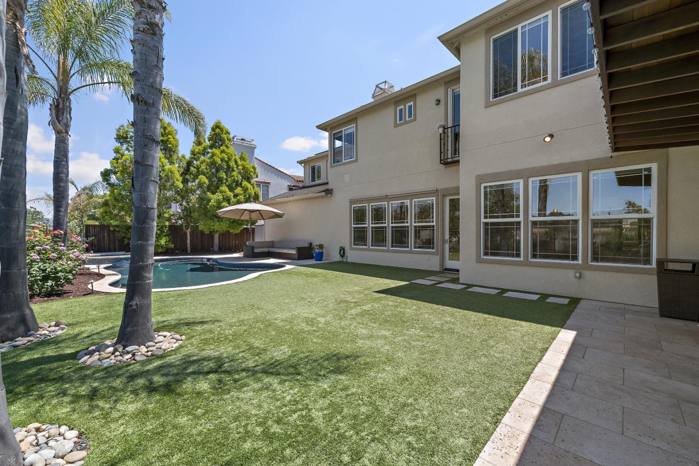 Detail Gallery Image 8 of 59 For 2530 Muirfield Way, Gilroy,  CA 95020 - 5 Beds | 4/1 Baths