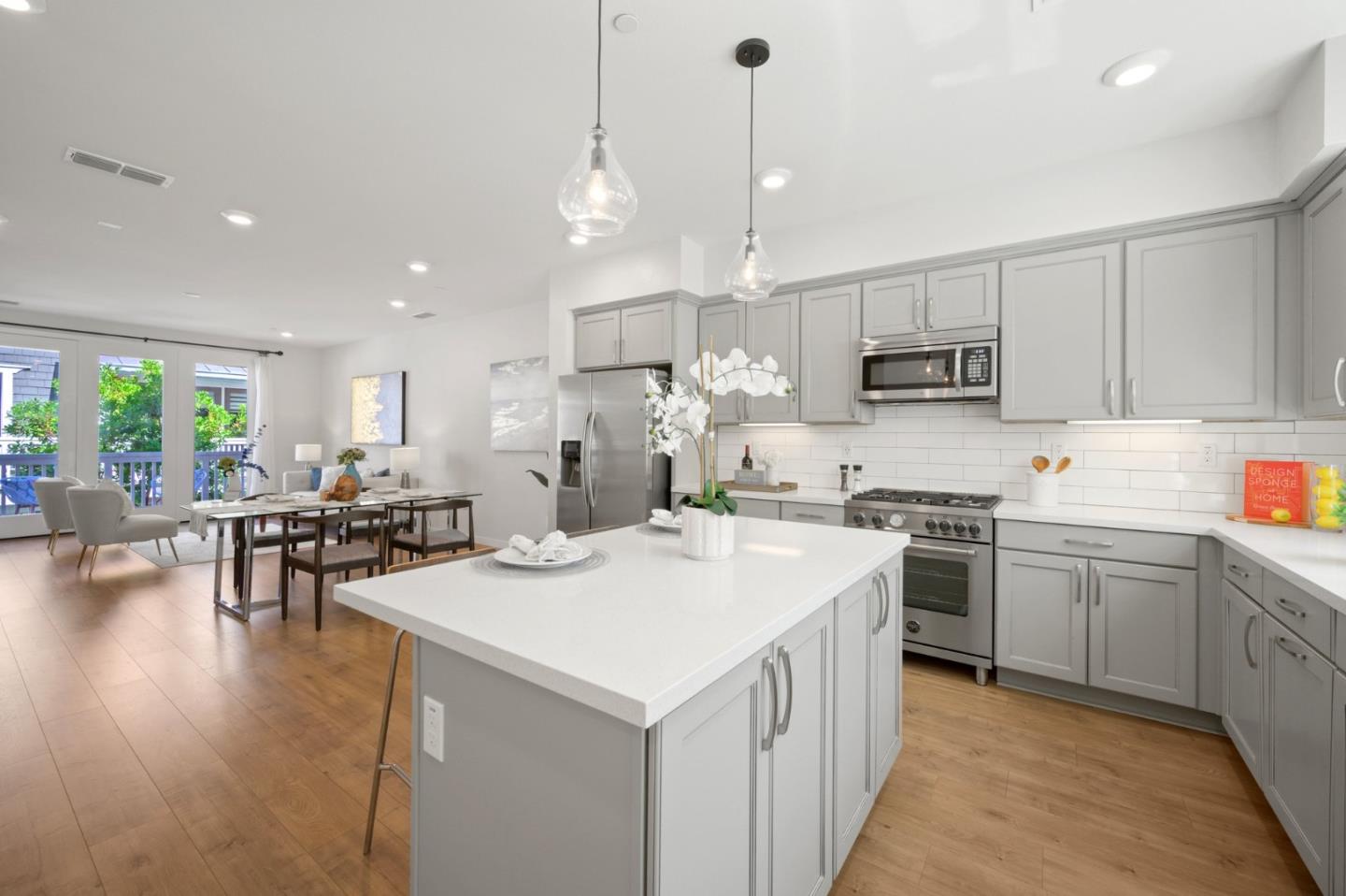Detail Gallery Image 11 of 45 For 810 Gridley Ter #4,  Sunnyvale,  CA 94085 - 3 Beds | 2/2 Baths