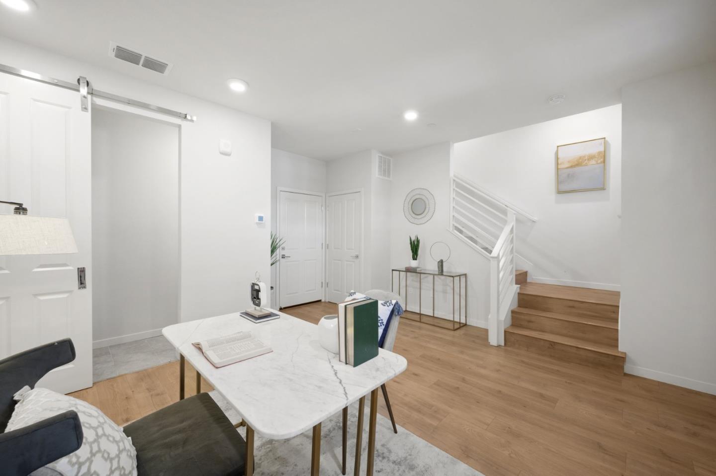 Detail Gallery Image 14 of 45 For 810 Gridley Ter #4,  Sunnyvale,  CA 94085 - 3 Beds | 2/2 Baths