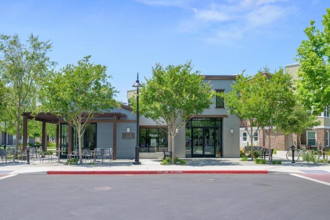 Detail Gallery Image 28 of 45 For 810 Gridley Ter #4,  Sunnyvale,  CA 94085 - 3 Beds | 2/2 Baths