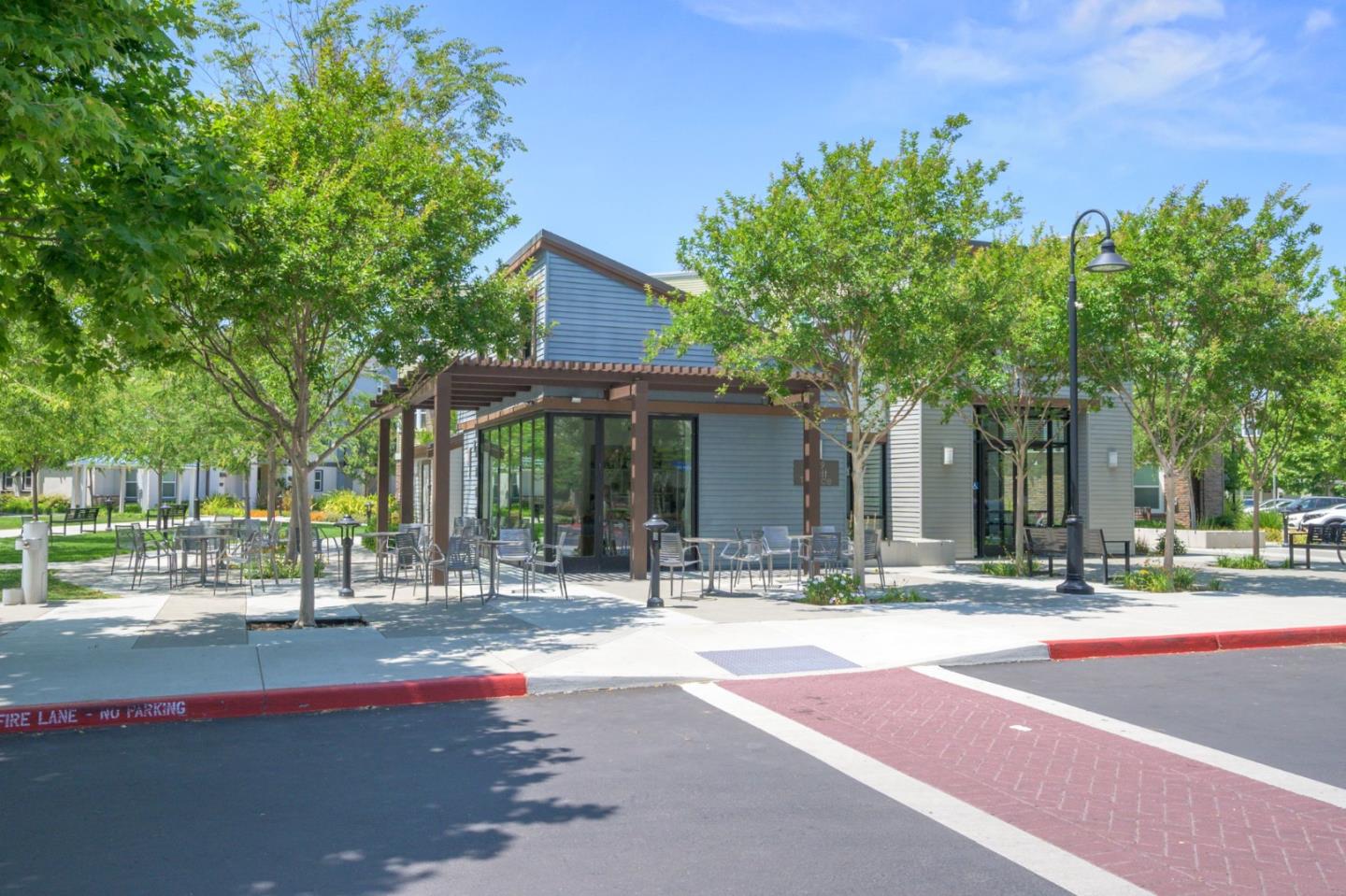 Detail Gallery Image 29 of 45 For 810 Gridley Ter #4,  Sunnyvale,  CA 94085 - 3 Beds | 2/2 Baths
