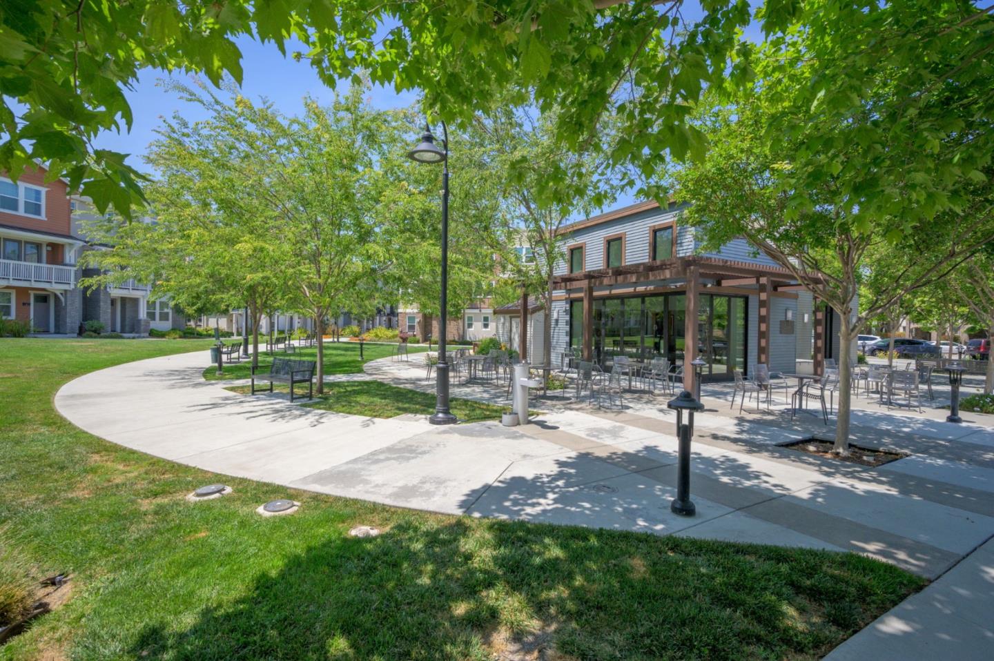 Detail Gallery Image 30 of 45 For 810 Gridley Ter #4,  Sunnyvale,  CA 94085 - 3 Beds | 2/2 Baths