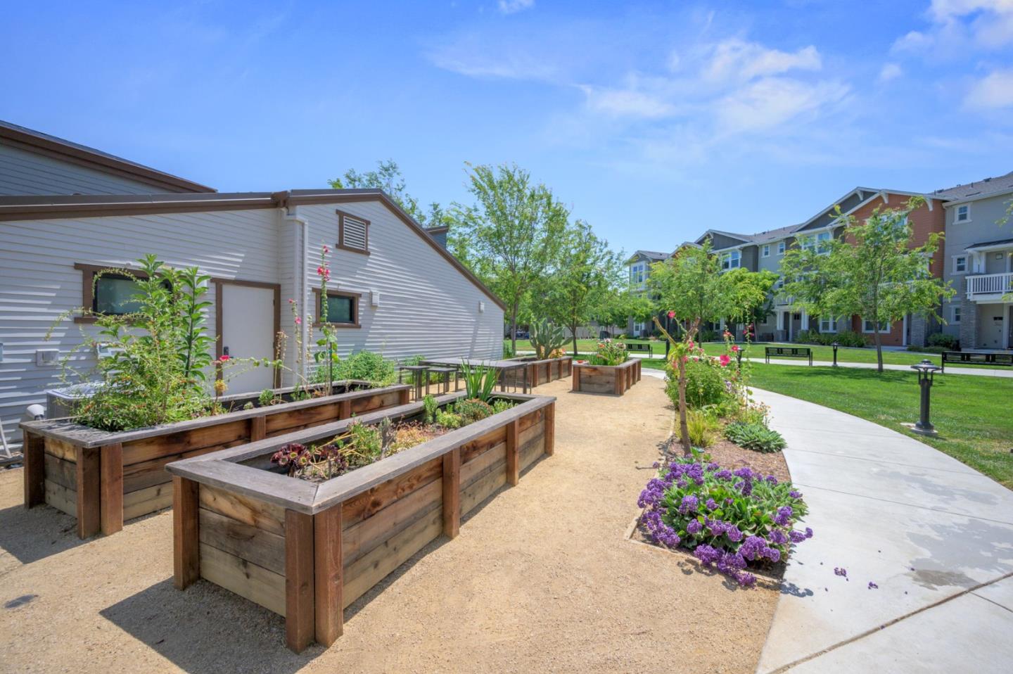 Detail Gallery Image 34 of 45 For 810 Gridley Ter #4,  Sunnyvale,  CA 94085 - 3 Beds | 2/2 Baths
