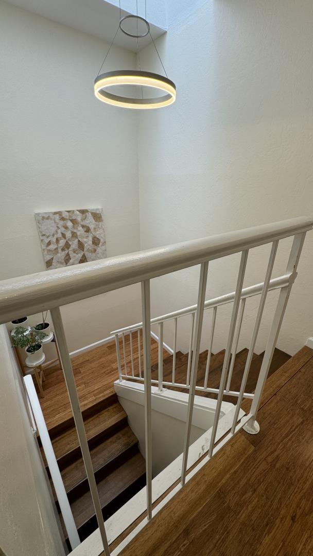 Detail Gallery Image 6 of 15 For 1118 Continentals Way, Belmont,  CA 94002 - 3 Beds | 2/1 Baths